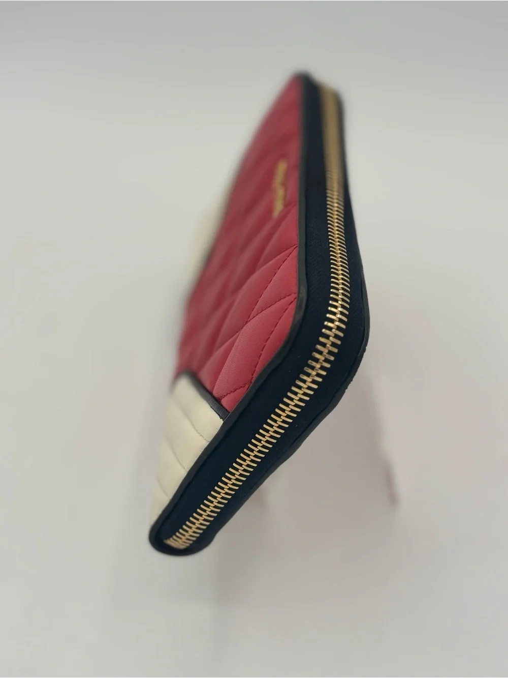 Miu Miu Rosso & Bianco Quilted Nappa Leather Zip Around Wallet - Picture 4 of 10